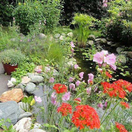 Ruhige Wohnung Mit Schoenem Eigengarten In Seeboden Am Millstaettersee Exteriér fotografie